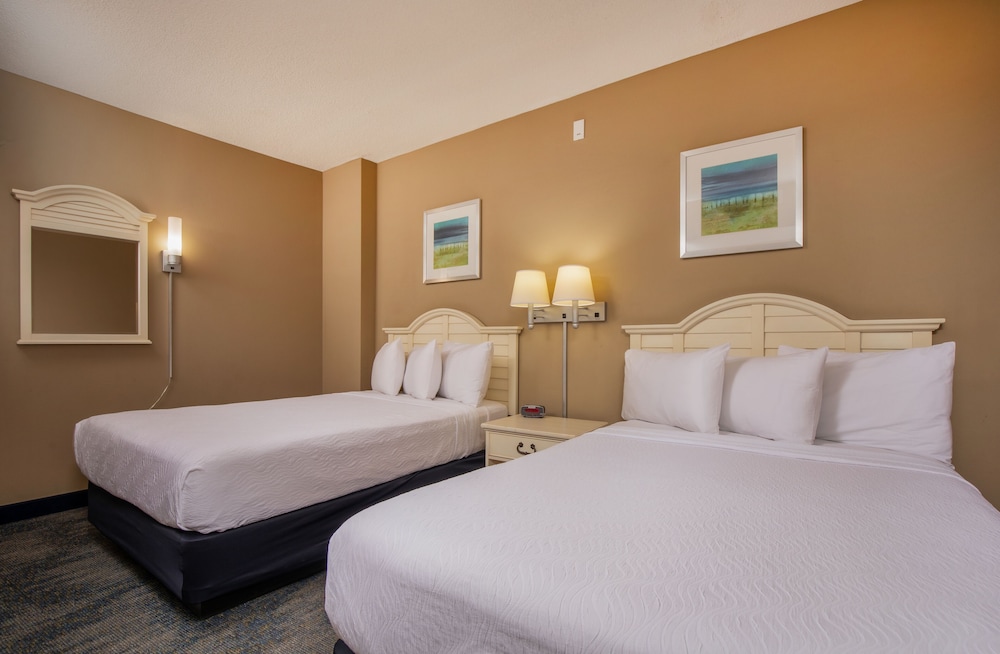 1 BEDROOM, SUITE, CORNER