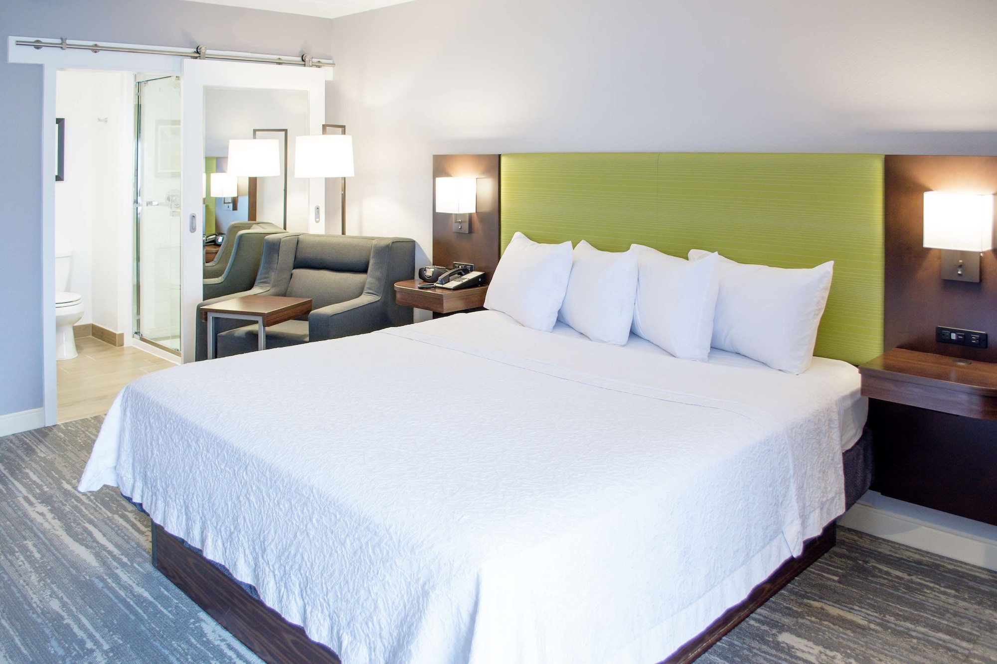 ROOM, KING BED