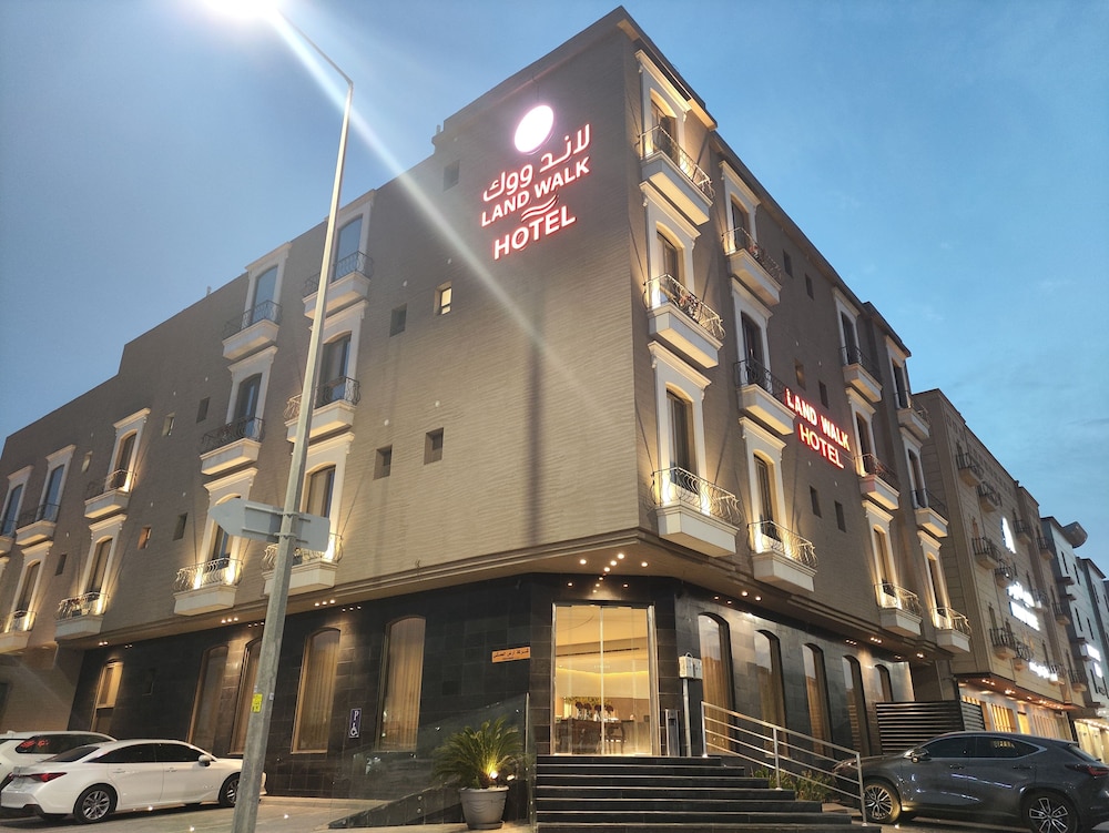 Land Walk Al Taawoun Hotel 6/62