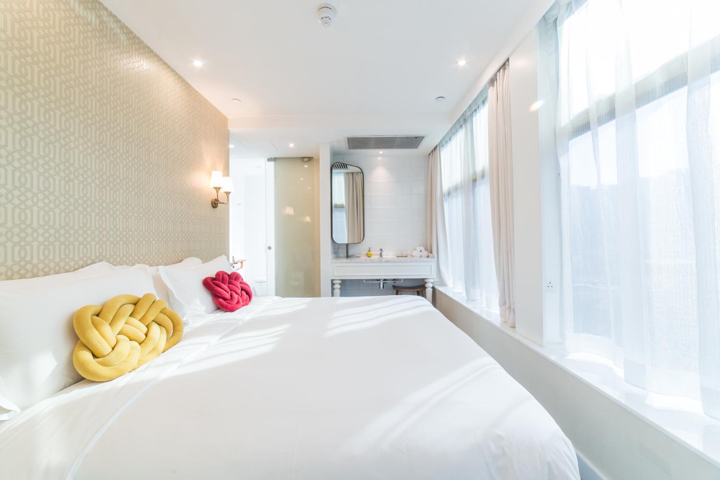 Art, Premier, King Bed