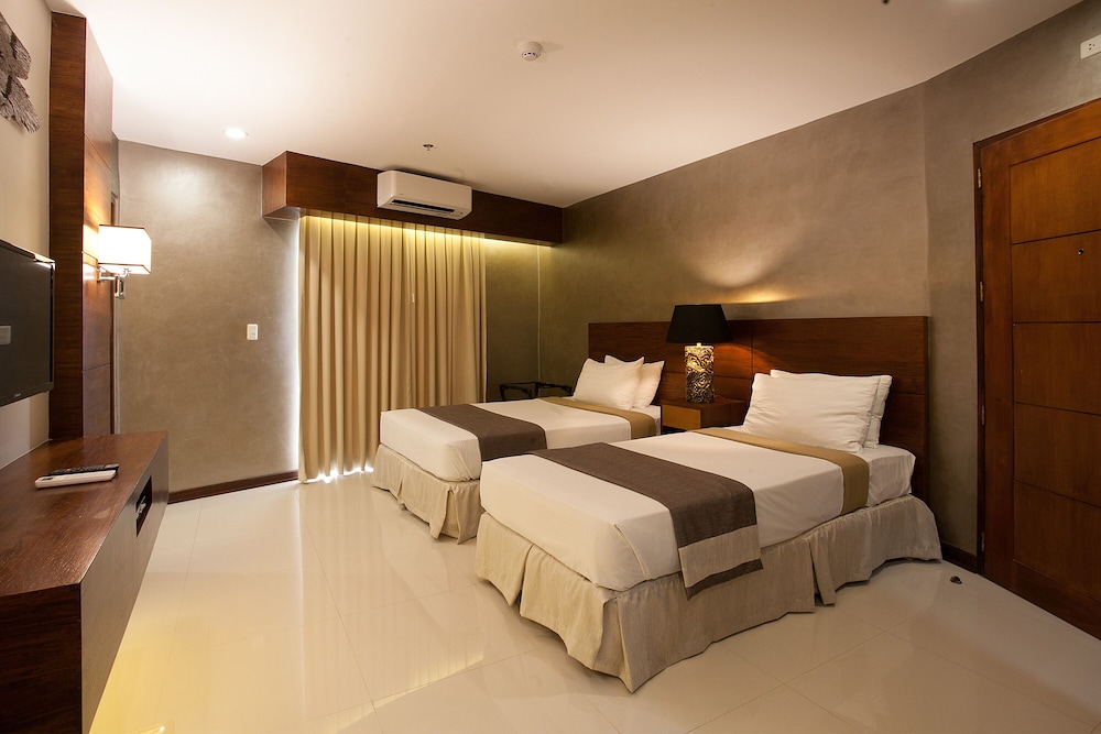 CEBU WHITE SANDS RESORT AND SPA 10/50