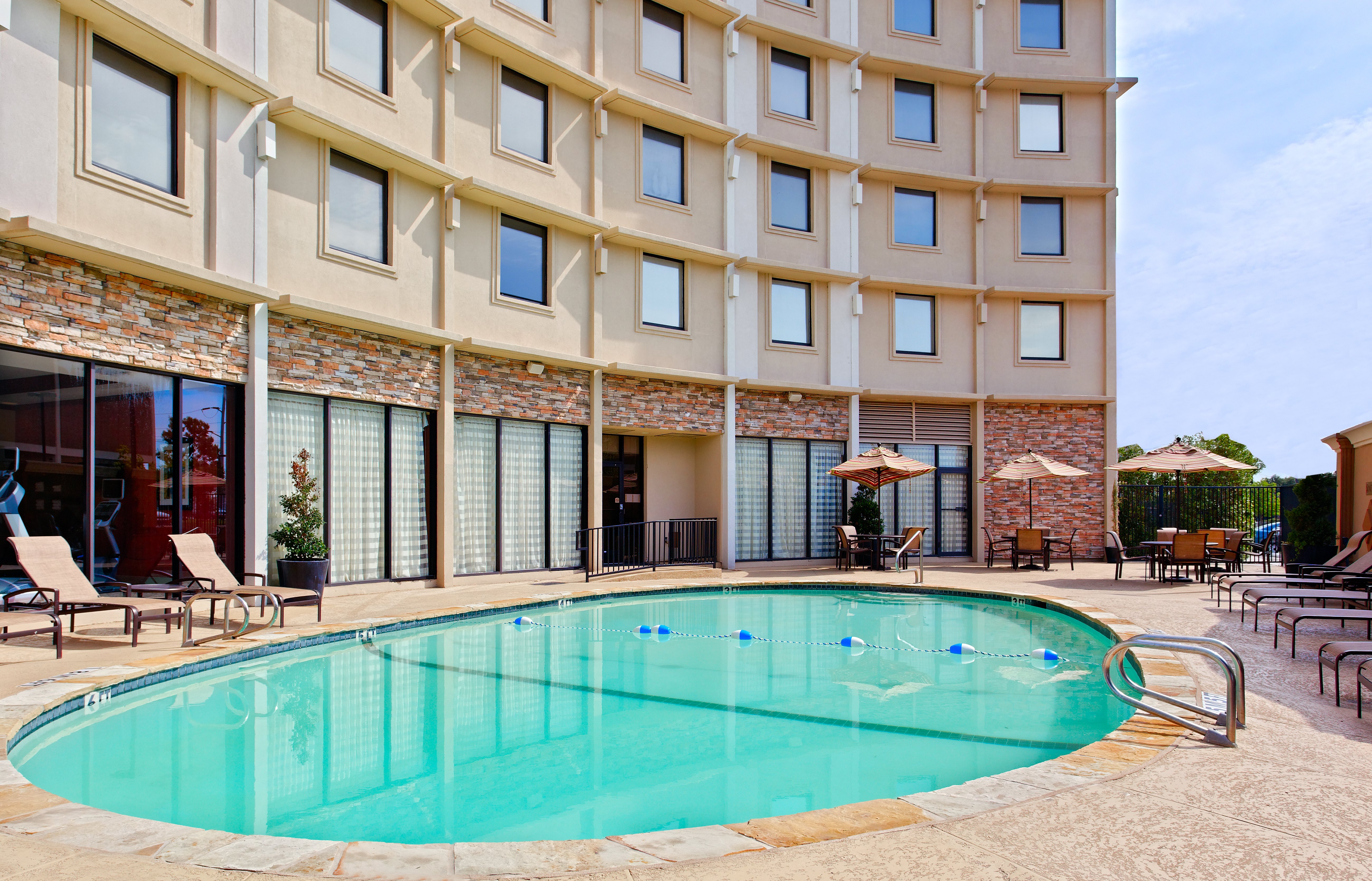 Holiday Inn Market Center Dallas 6/50