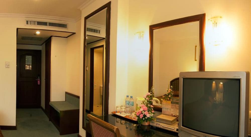 Grace Hotel 58/77