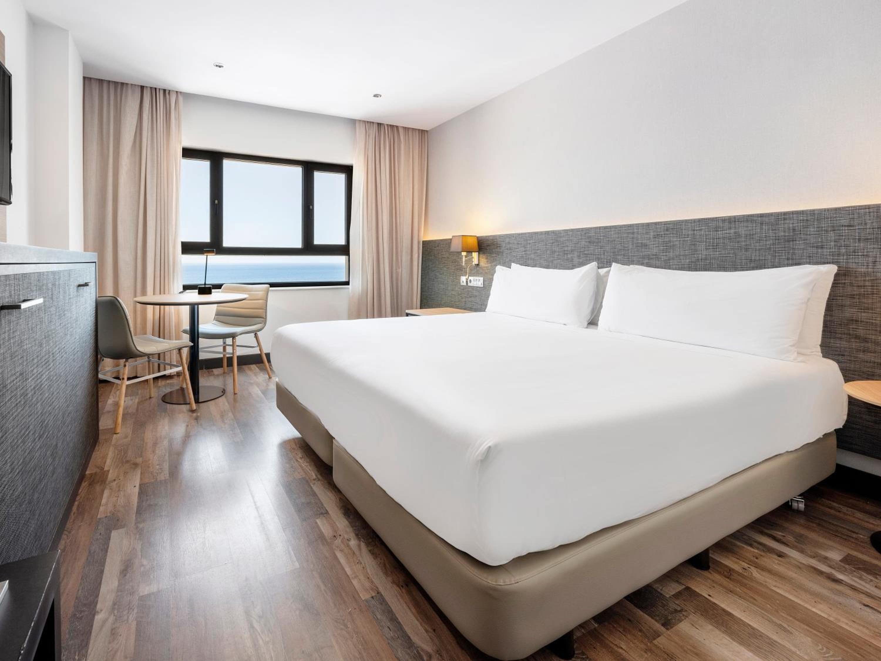 2 Bedrooms, Connecting, Standard, Double Bed