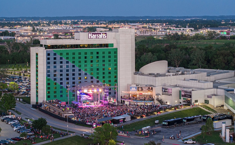 Harrah's Council Bluffs - A Caesars Rewards Destination 1/54