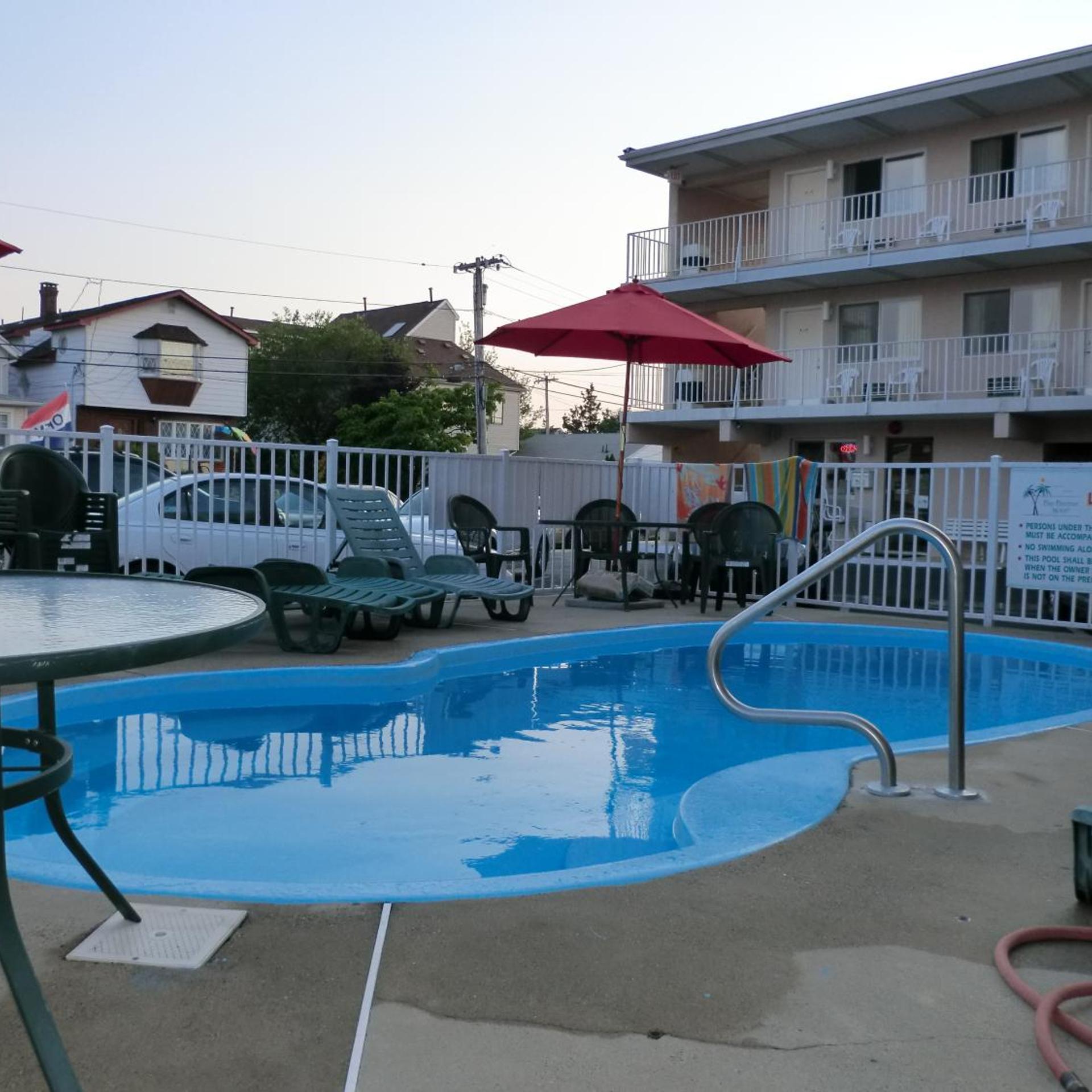 Bay Breeze Motel 2/28