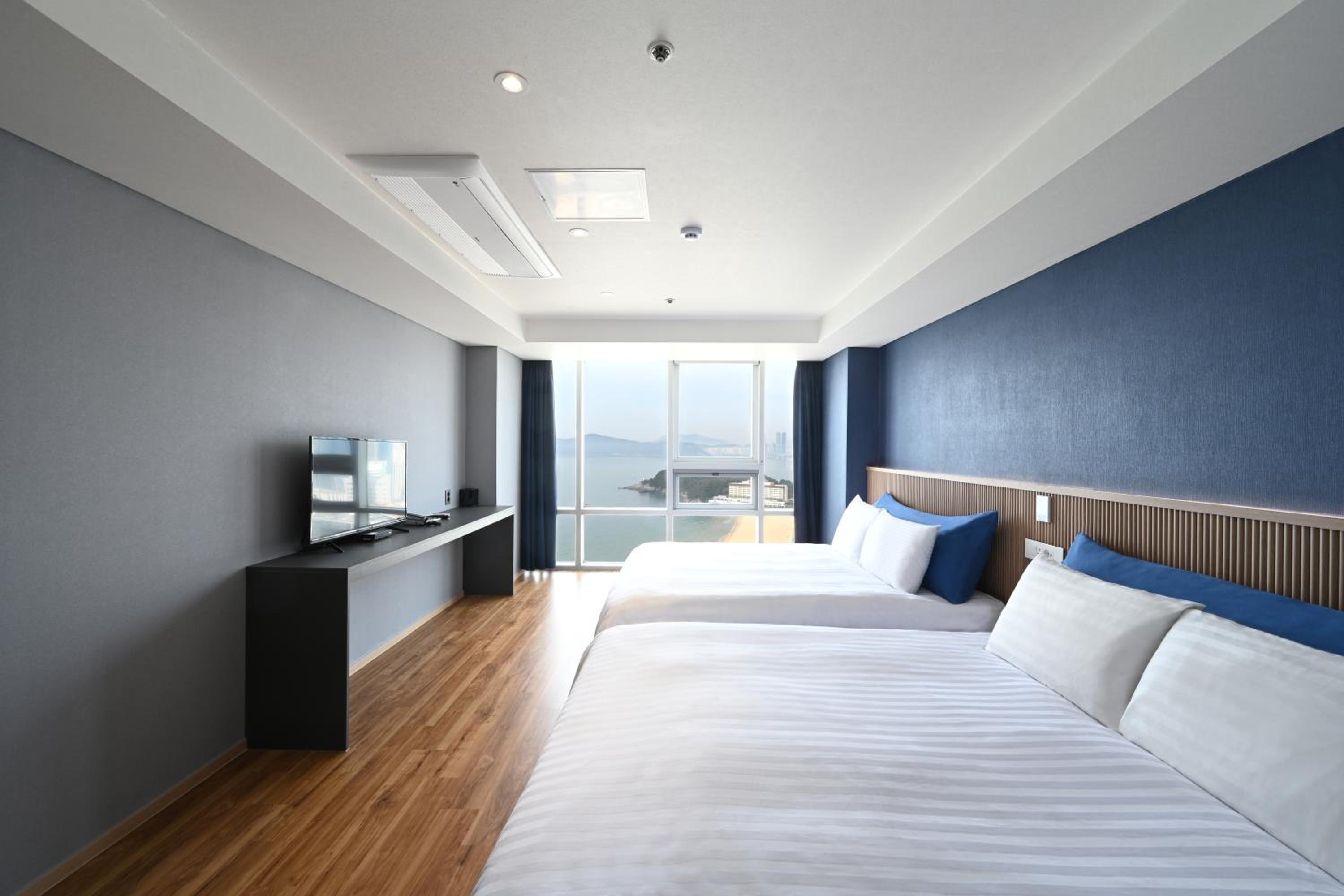 Super, Deluxe, Twin Beds, Ocean View
