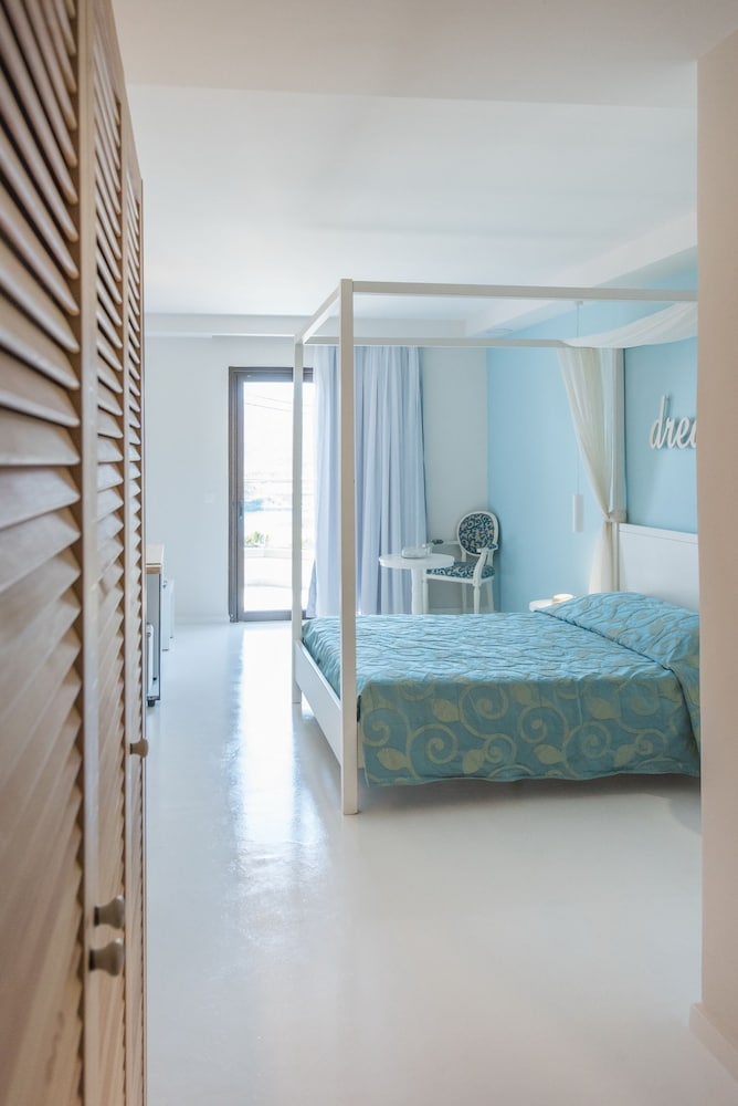 Eva Mare Apartments 9/75