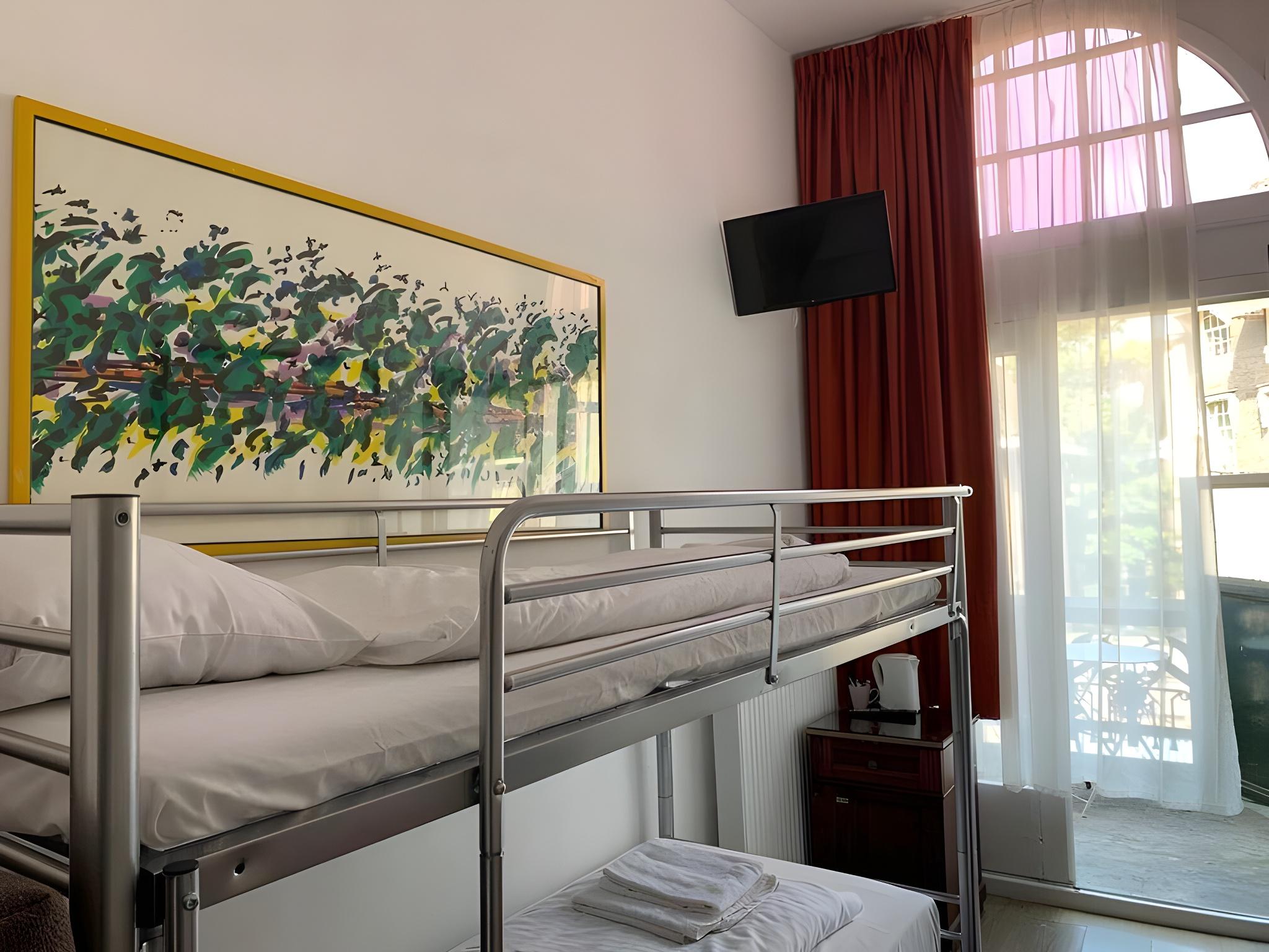 Room, Twin Beds, Small