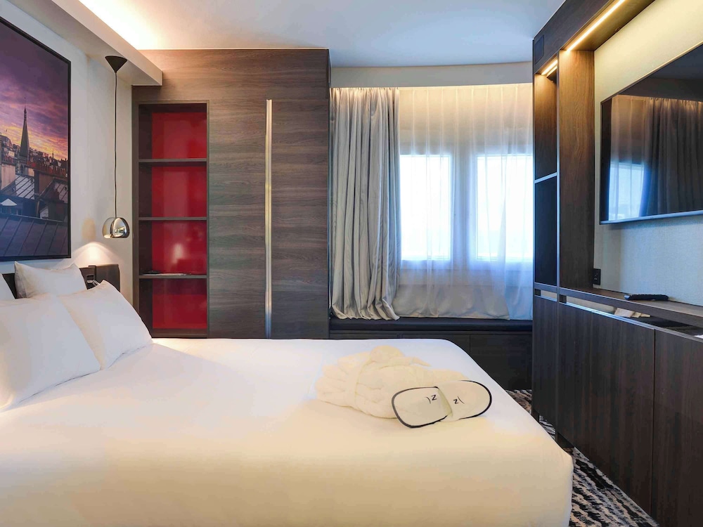 SUITE, KING BED, CITY VIEW, SOFA