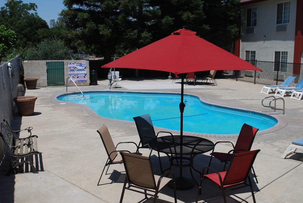 Quality Inn & Suites Fresno Northwest 32/34