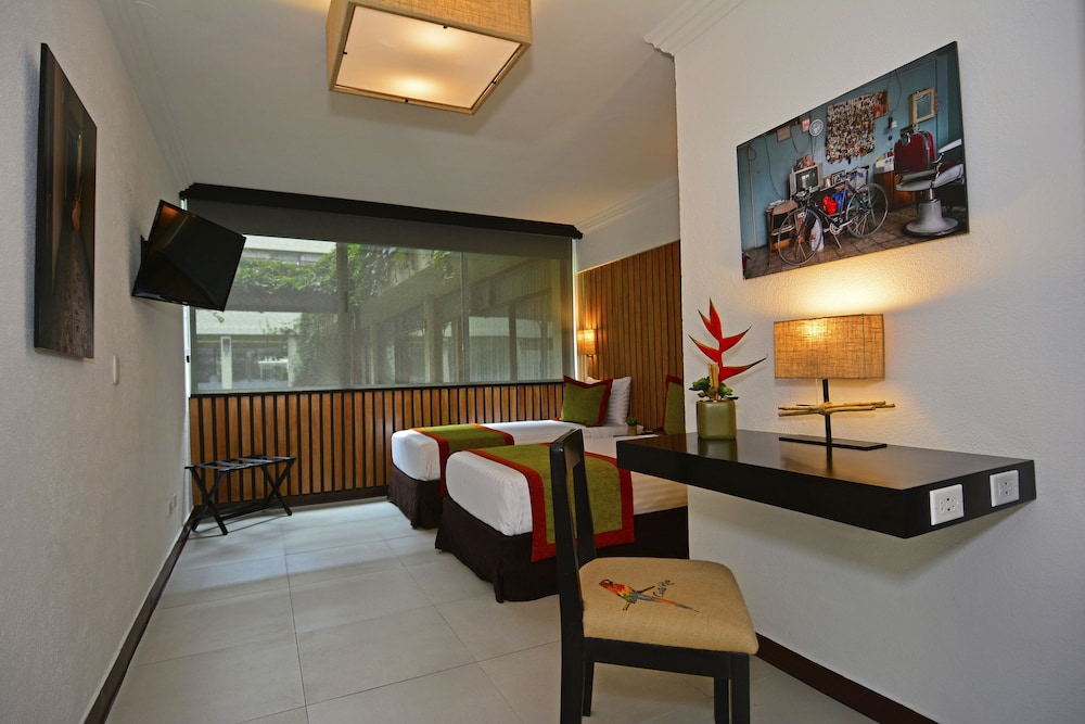 Autentico Hotel 11/50