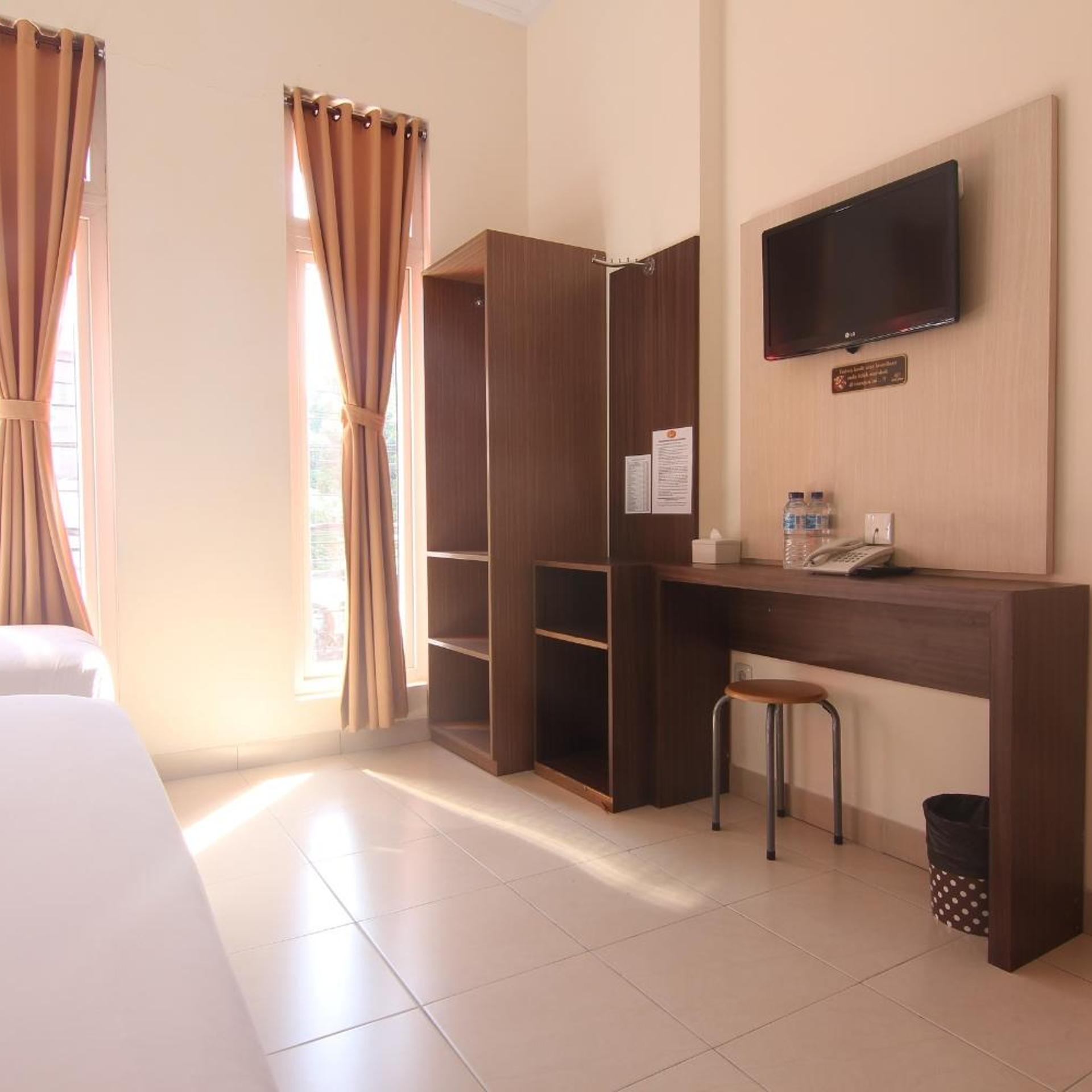 Hotel Pules 21/25