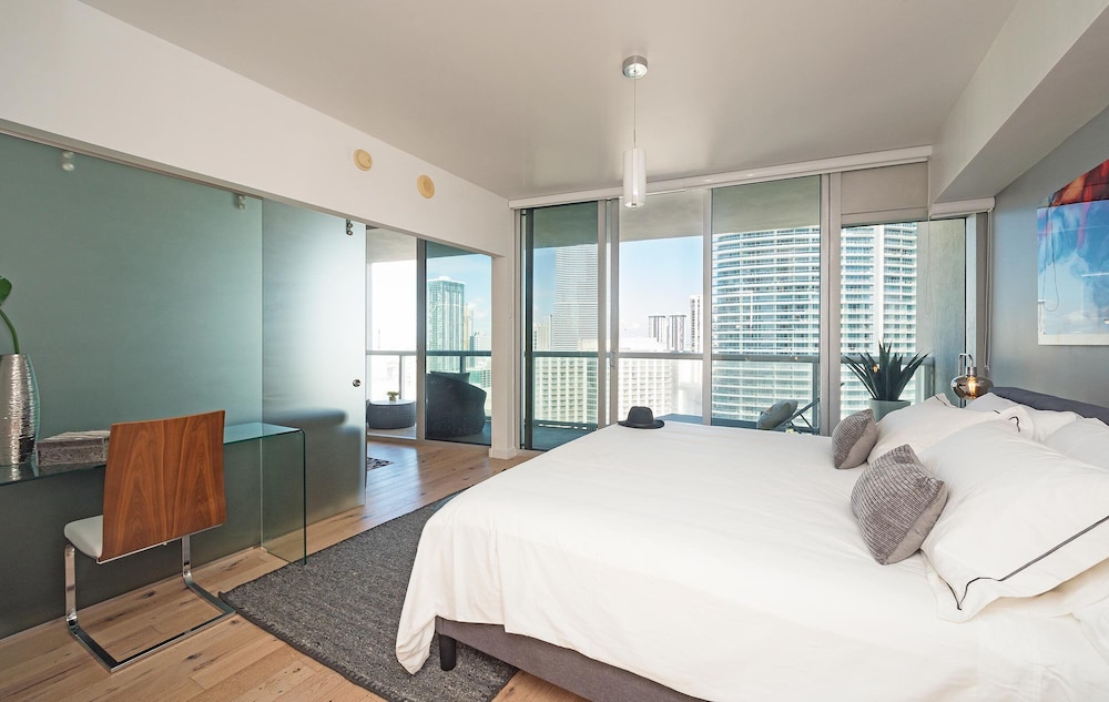 Boutique, Apartment, King Bed, City or River View, Sofa, Sauna, Balcony