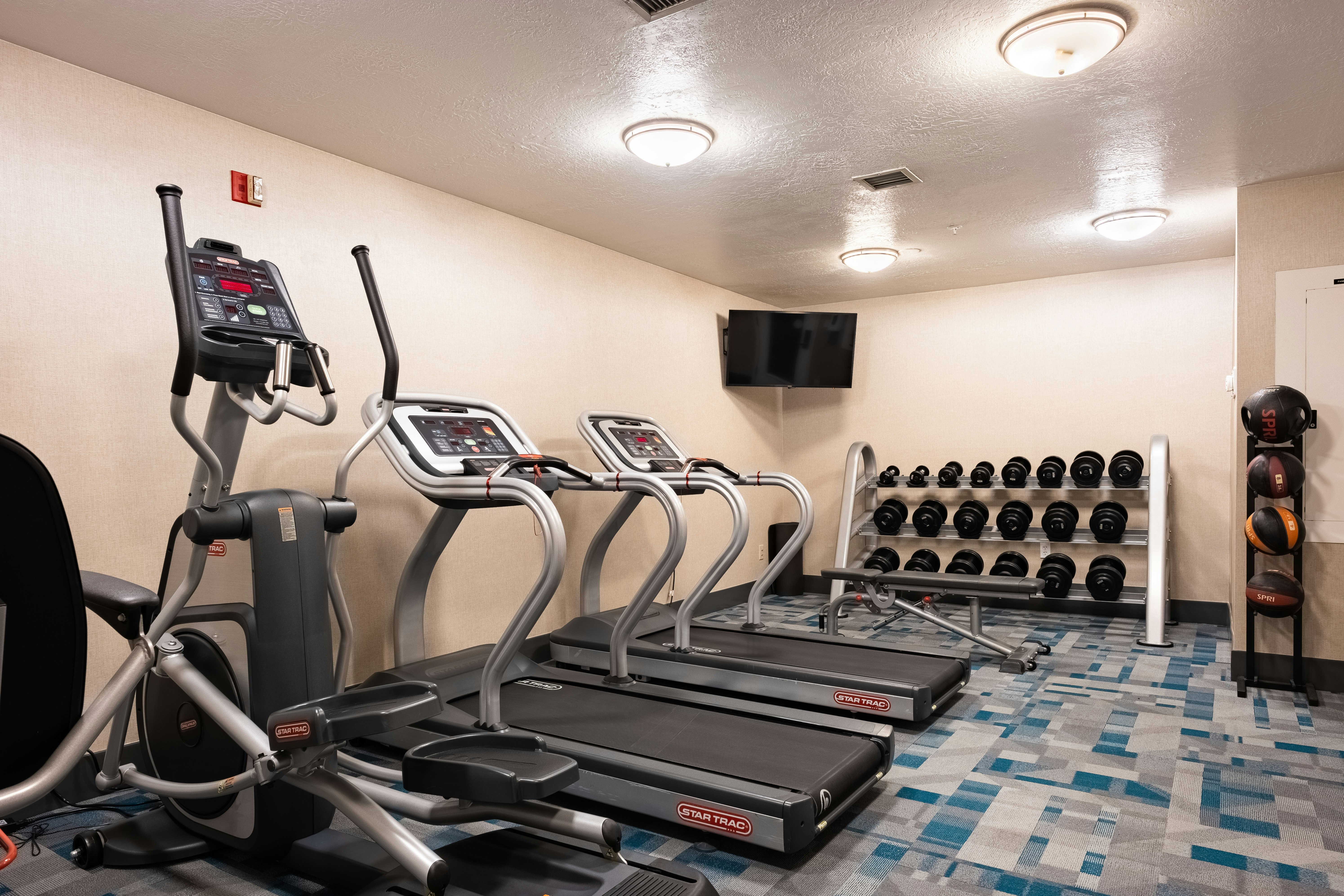 Hampton Inn Suites Salt Lake City Airport 36/82
