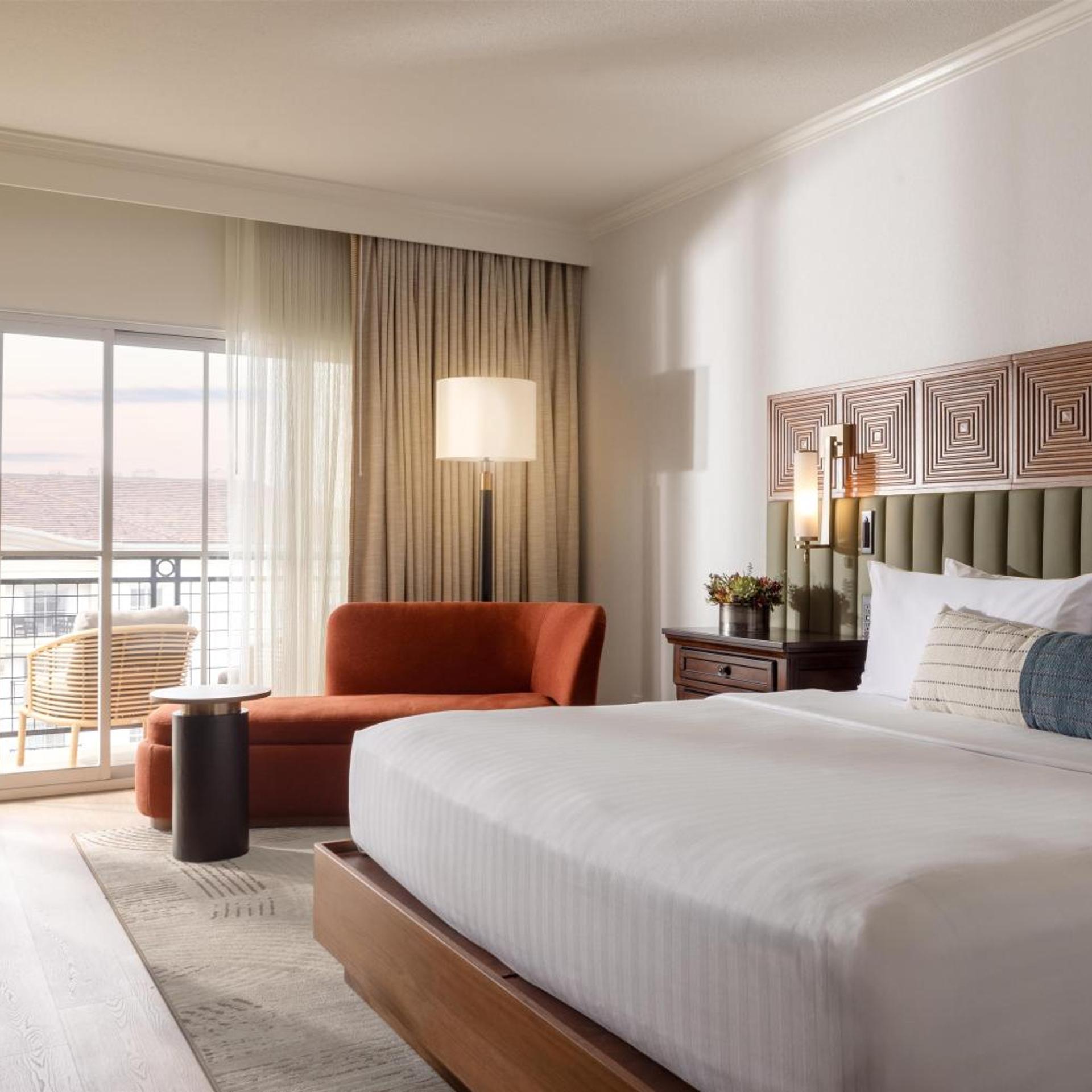 Seven, King Bed