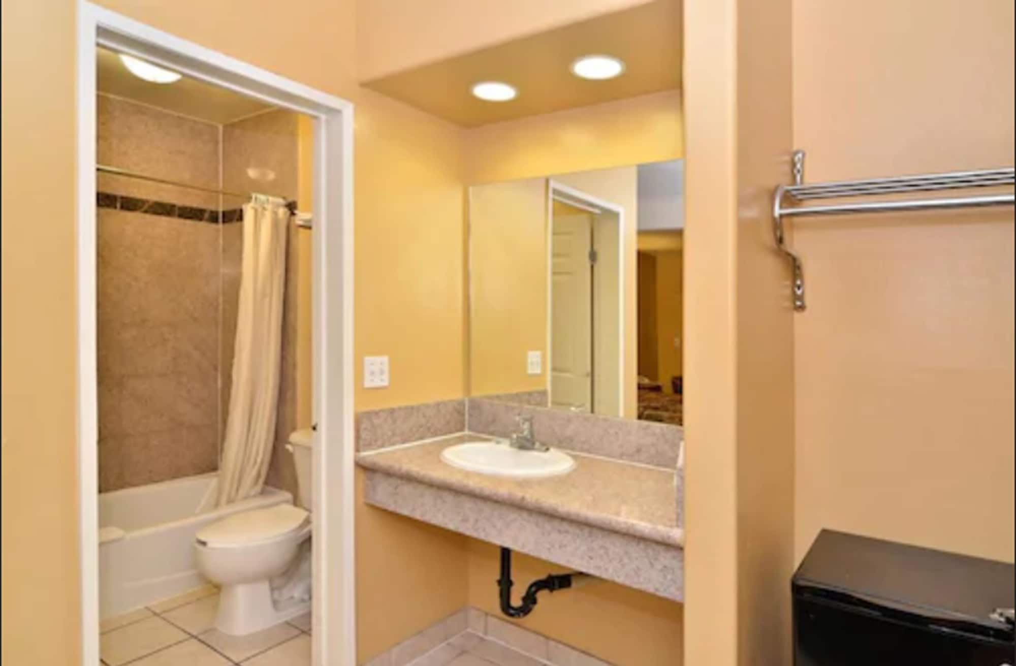 غرفة بسرير كينج، Emerald Inn on Sunset 6/6