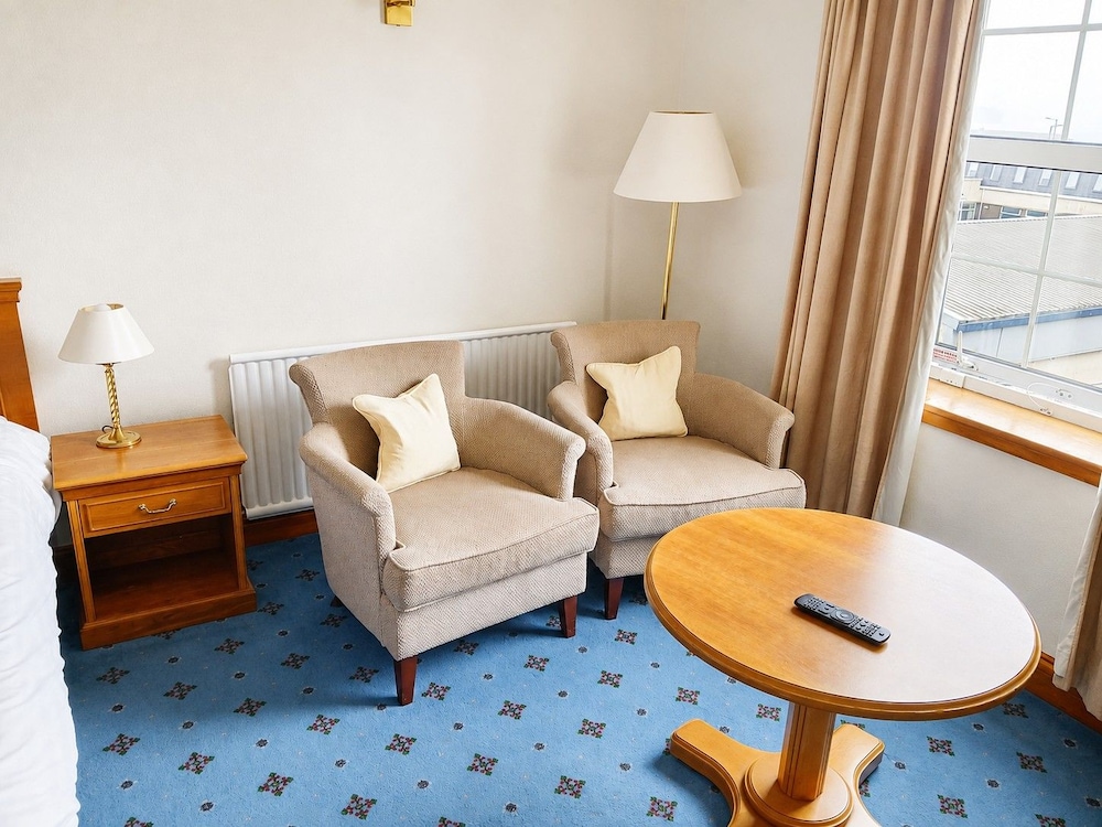 North West Castle Hotel 31/50