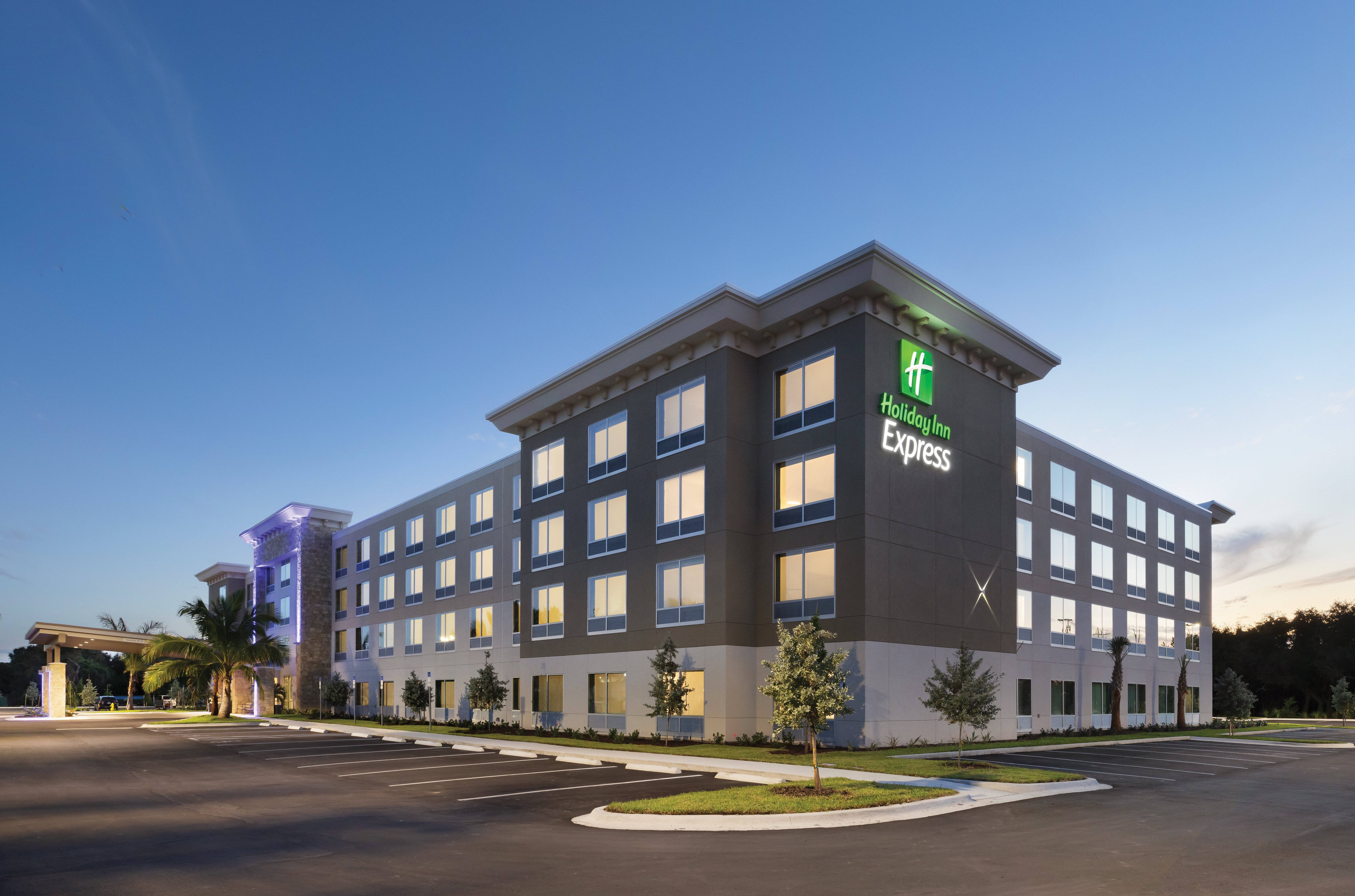 Holiday Inn Express Cape Canaveral 52/60