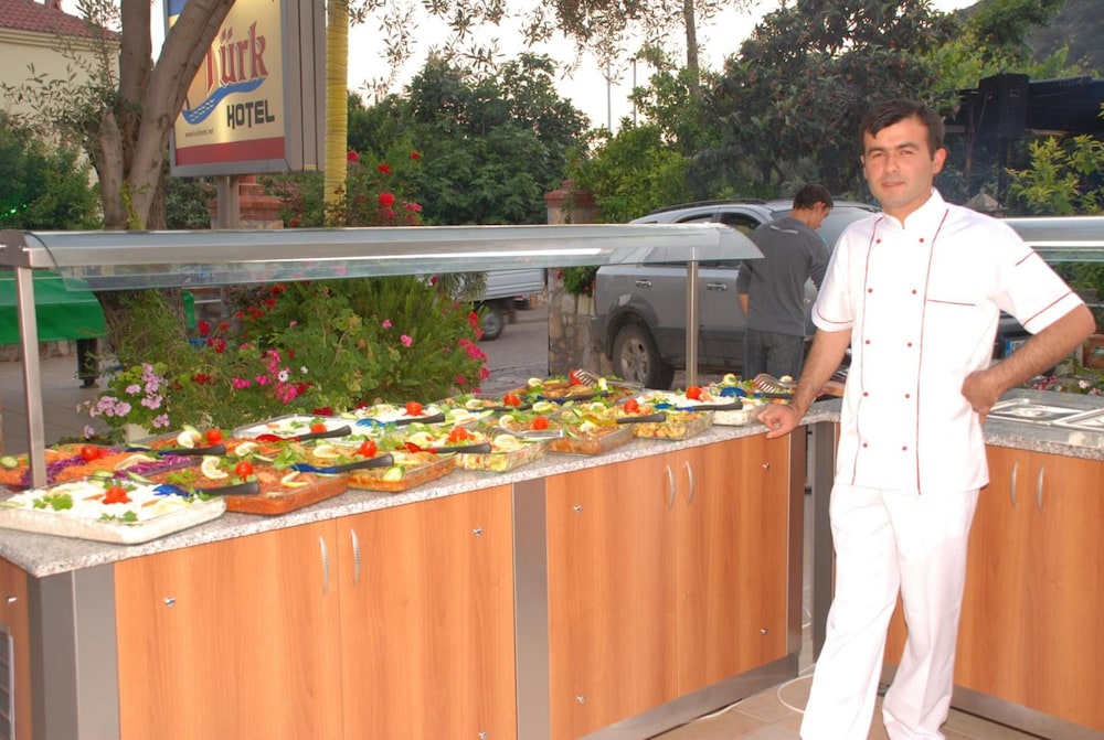 Turk Hotel 7/46