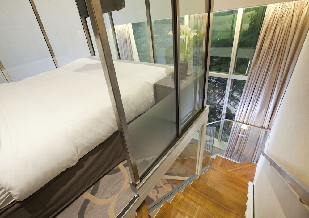 Dorsett Singapore 35/70