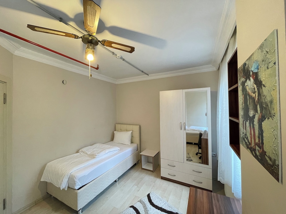 2 BEDROOMS, FAMILY, APARTMENT, KITCHEN