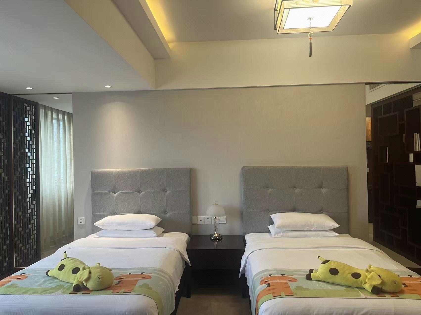 Scholars Hotel (Dongzhen road subway station, Suzhou) 15/32
