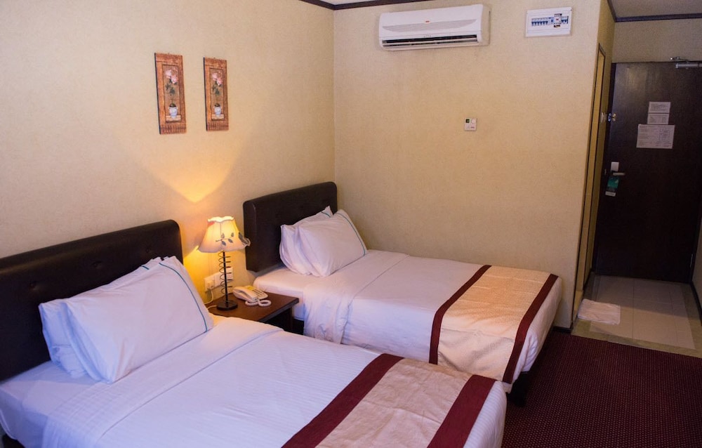 Hotel Vistaria 9/28