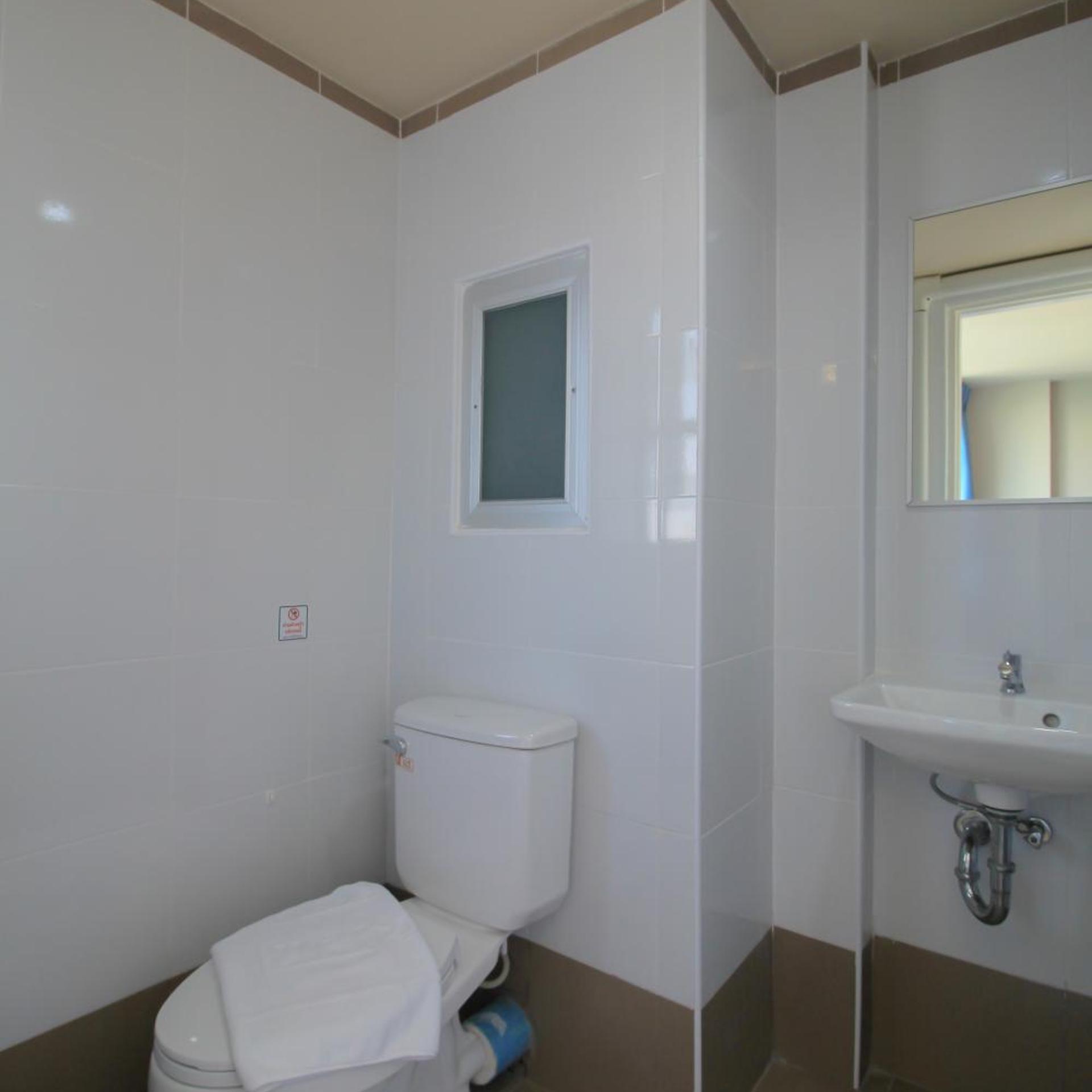 The Sea Bangsaen Hotel 45/48