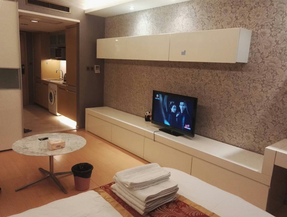 Beijing Yilejia Apartment 13/25