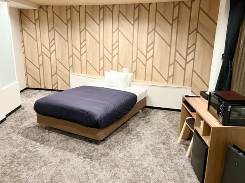 Hotel Livemax Naha Naminoue I 8/21
