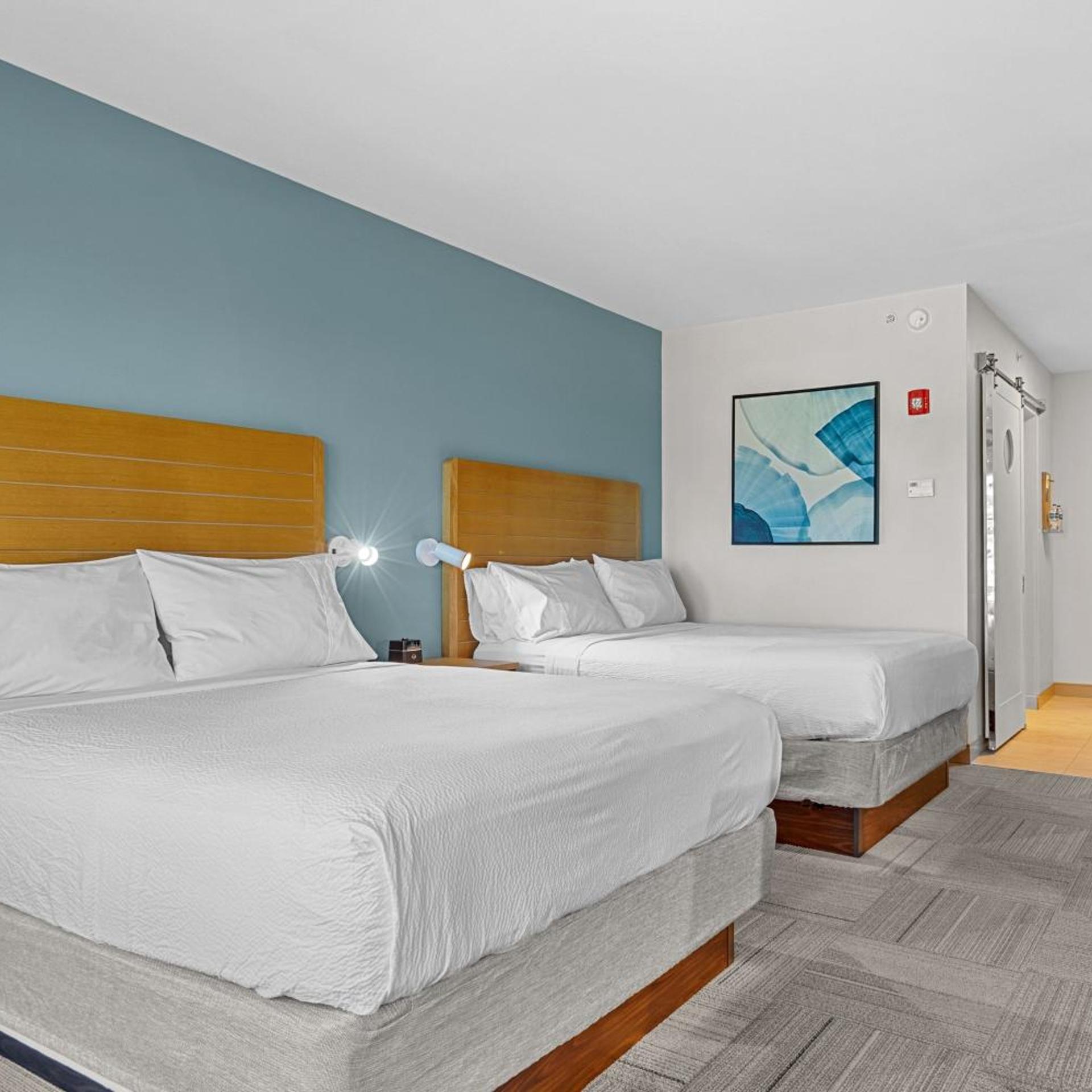 Suite, 2 Queen Beds, Water View, Balcony