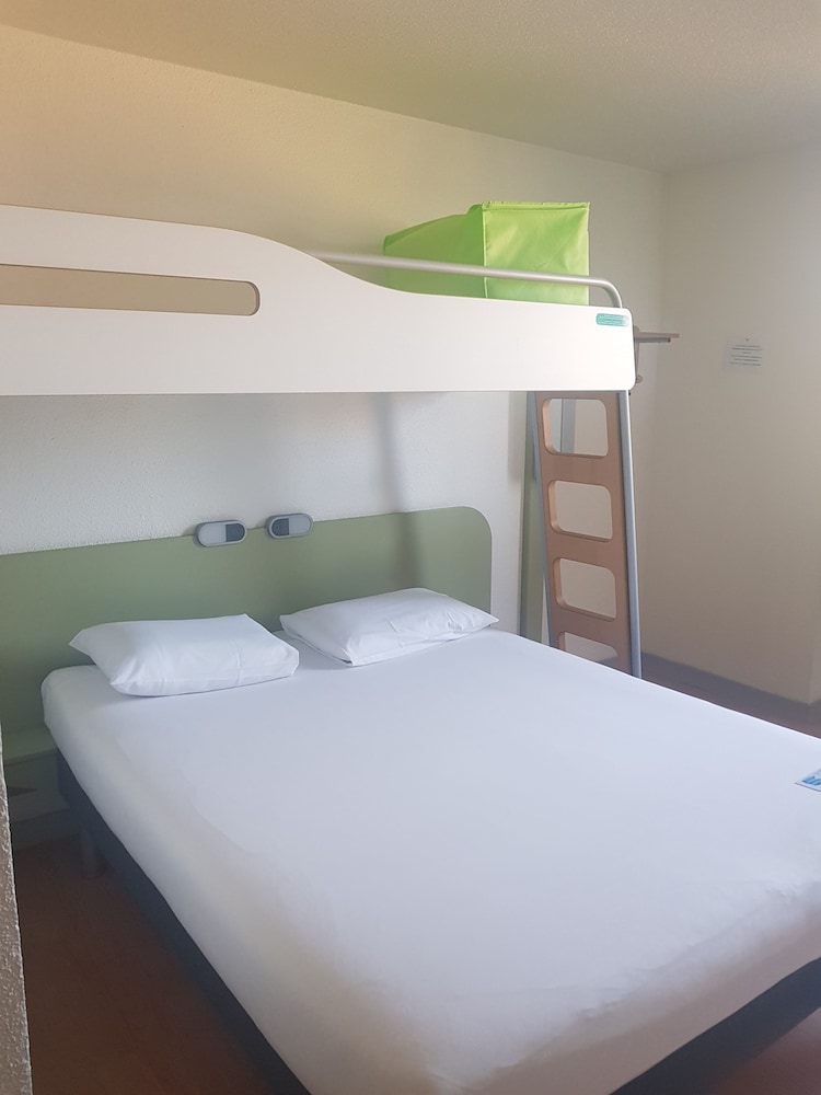 غرفة ثلاثية بسرير مزدوج وسرير بطابقين، Ibis budget Lorient Hennebont 4/7