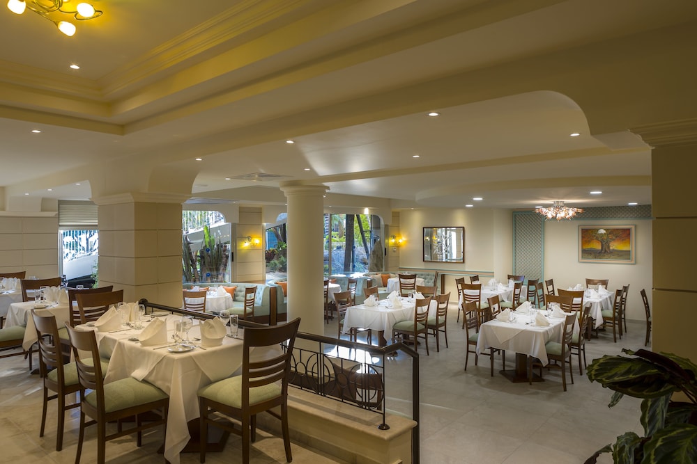 Aquamare Beach Hotel & Spa 40/61