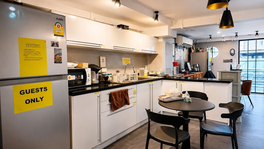 Jellybean the Blocks Hostel Sukhumvit 10 53/63