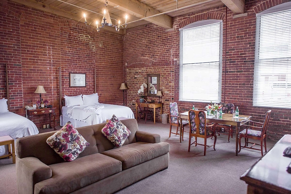 The Historic Brookstown Inn, Trademark Collection by Wyndham 38/72