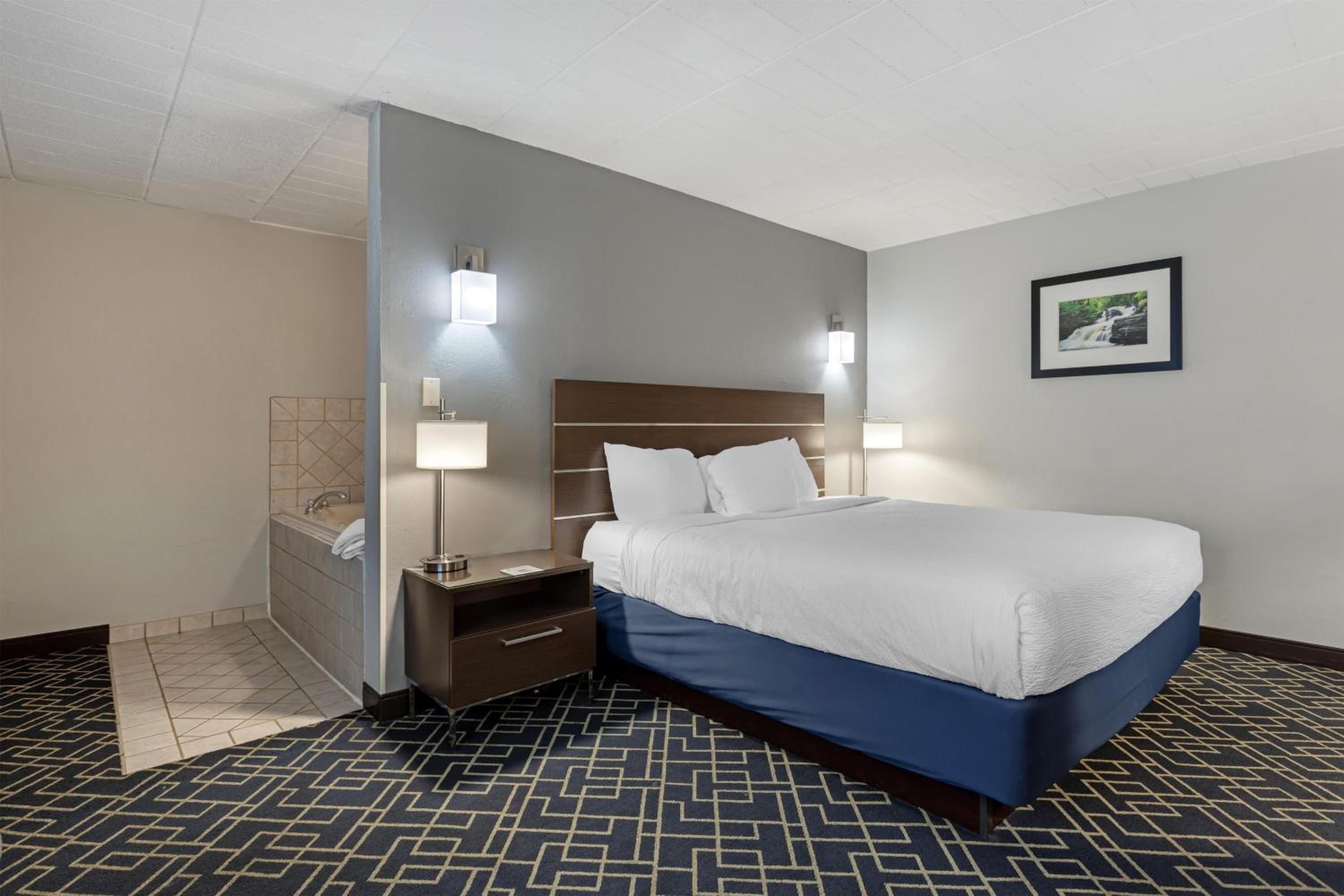 Room, King Bed, Sofa, Hot Tub