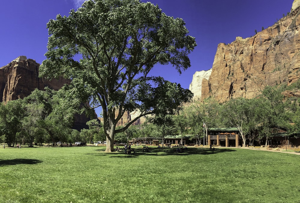 Zion Lodge Inside The Park 36/41