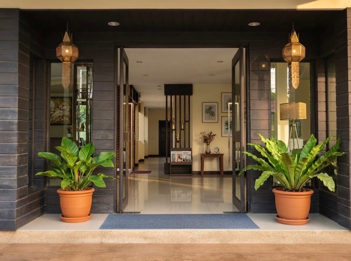 Ponburi Hotel 18/90
