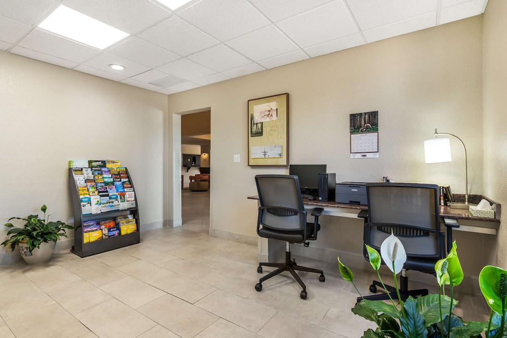 Best Western Prime Inn & Suites 23/29