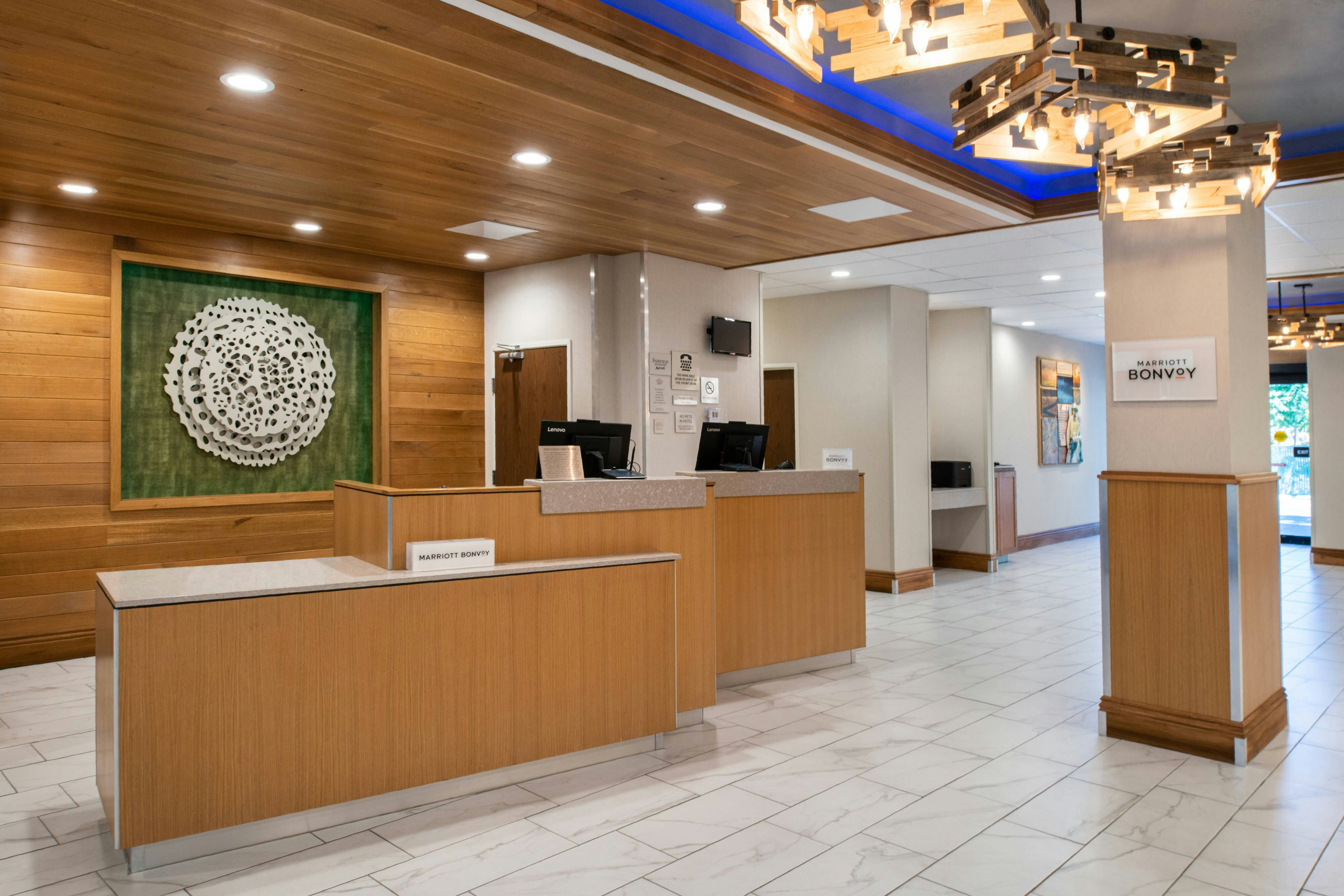 Lobby at Fairfield Inn and Suites by Marriott Bakersfield Central, BAKERSFIELD - CA