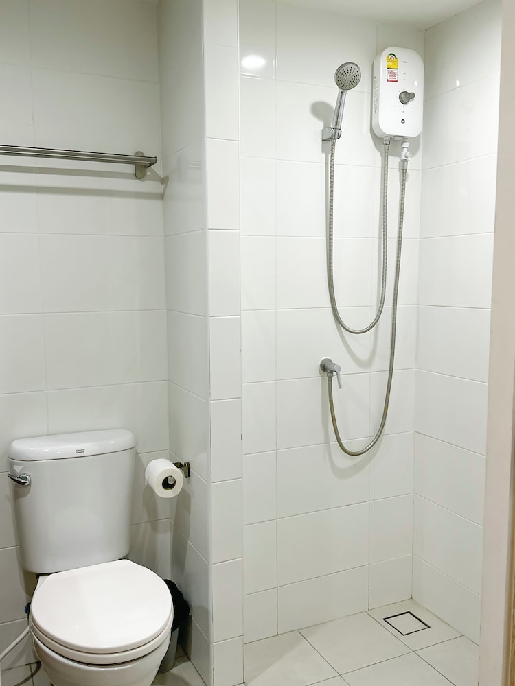 B Stay Hotel 38/40