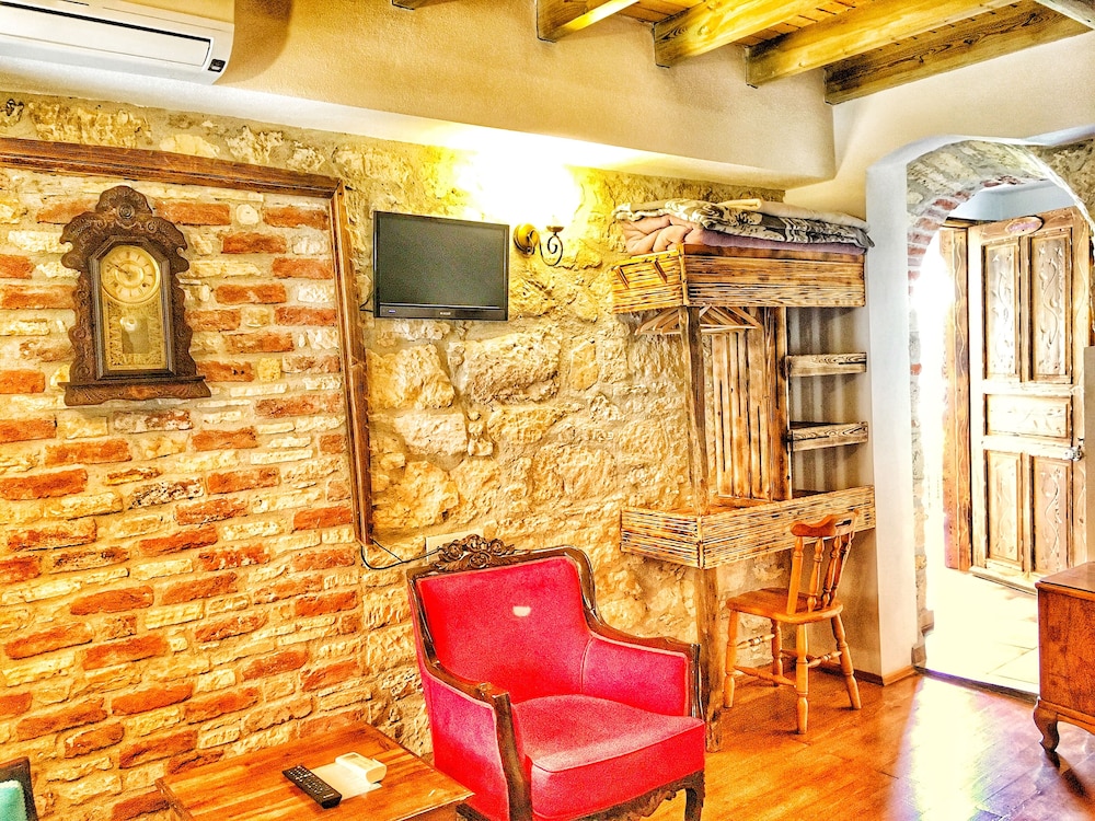 Parmis Boutique House 41/50