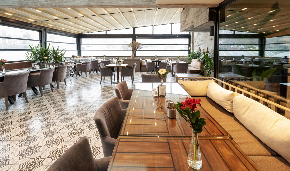 Orya Hotel 59/63