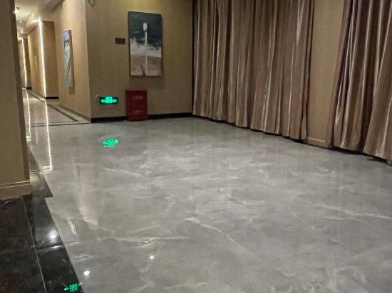 Huifeng Hotel 16/23