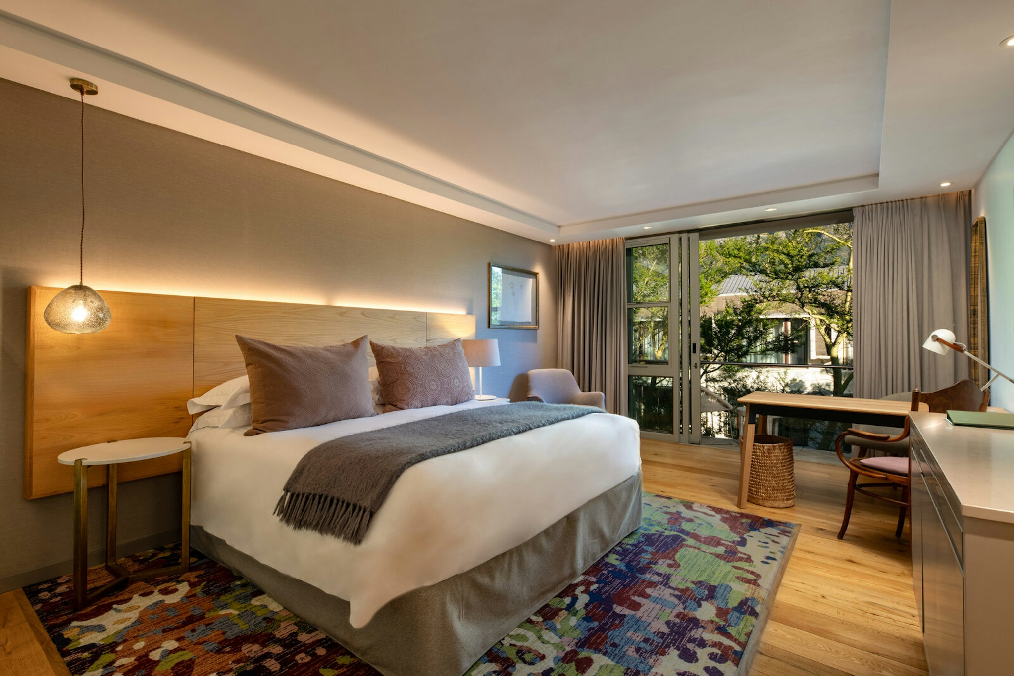 Vineyard Hotel 12/59