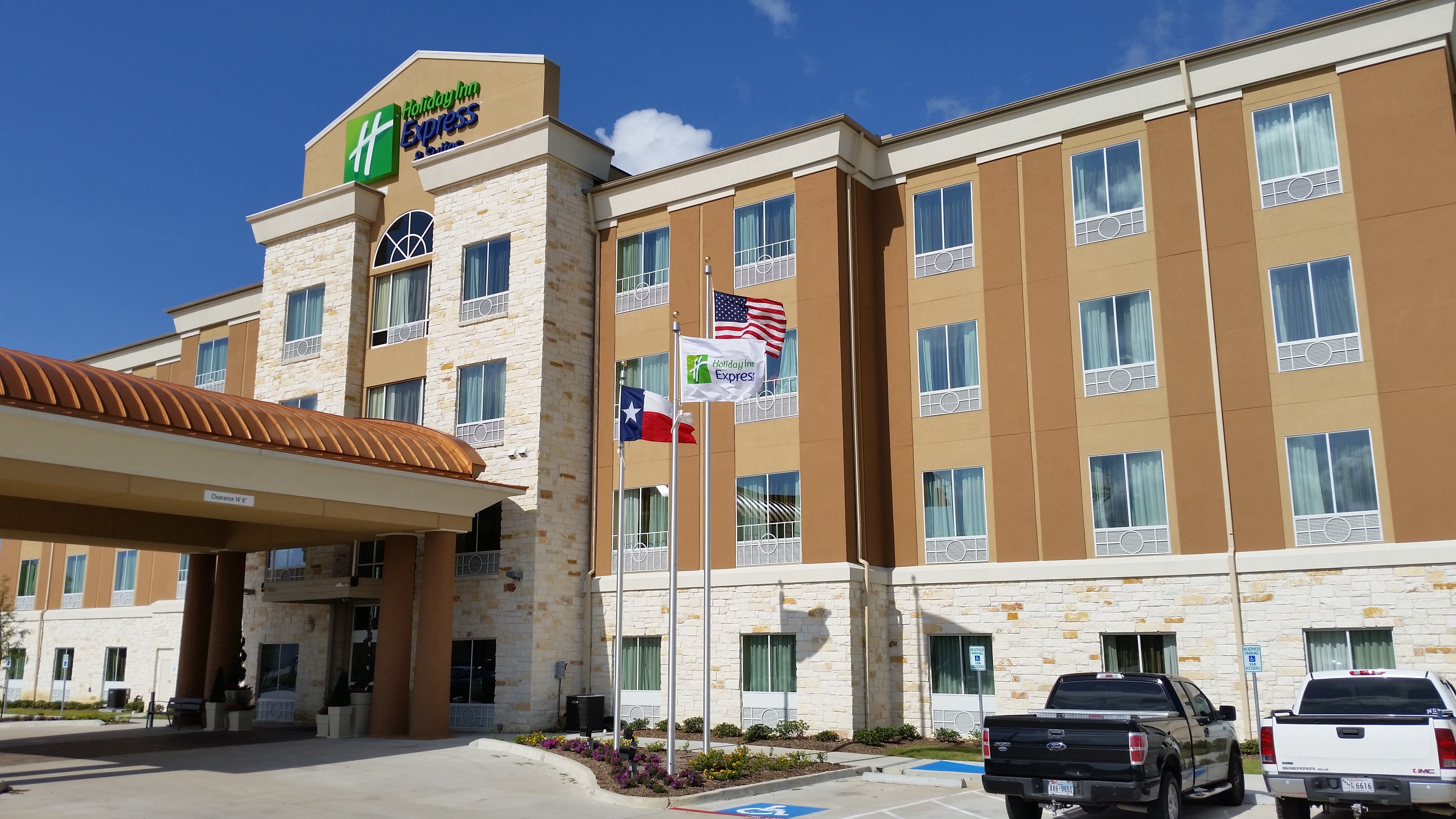 Holiday Inn Express and Suites Houston East Baytown 27/31