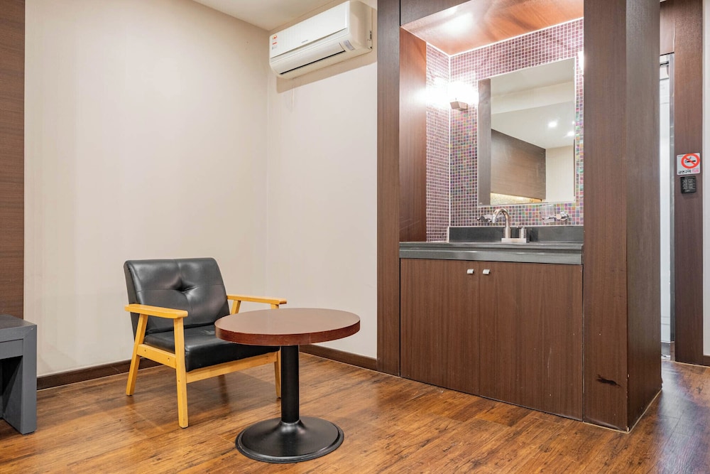 Incheon Airport Hotel June 41/50