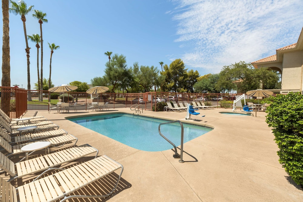 Country Inn & Suites by Radisson, Phoenix Airport, AZ 21/46