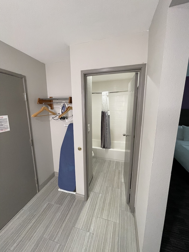 La Quinta Inn & Suites by Wyndham Houston Southwest 12/42